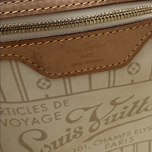 Louis Vuitton Azur MM - Picture 7 of 16